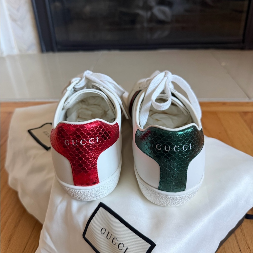 Gucci New Ace Bee Embroidered Sneakers - Picture 3 of 15